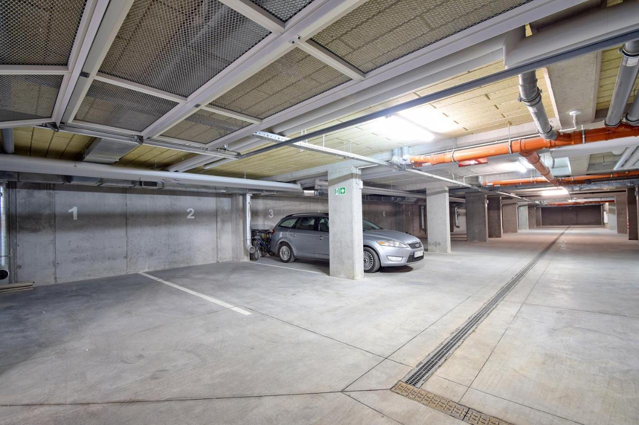 Apartment Bursztyn 1 Z Ogrodkiem I Garazem Kolobrzeg