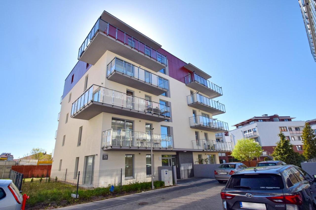 Apartment Bursztyn 1 Z Ogrodkiem I Garazem